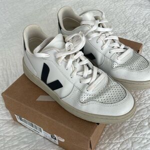 Women’s Veja shoes